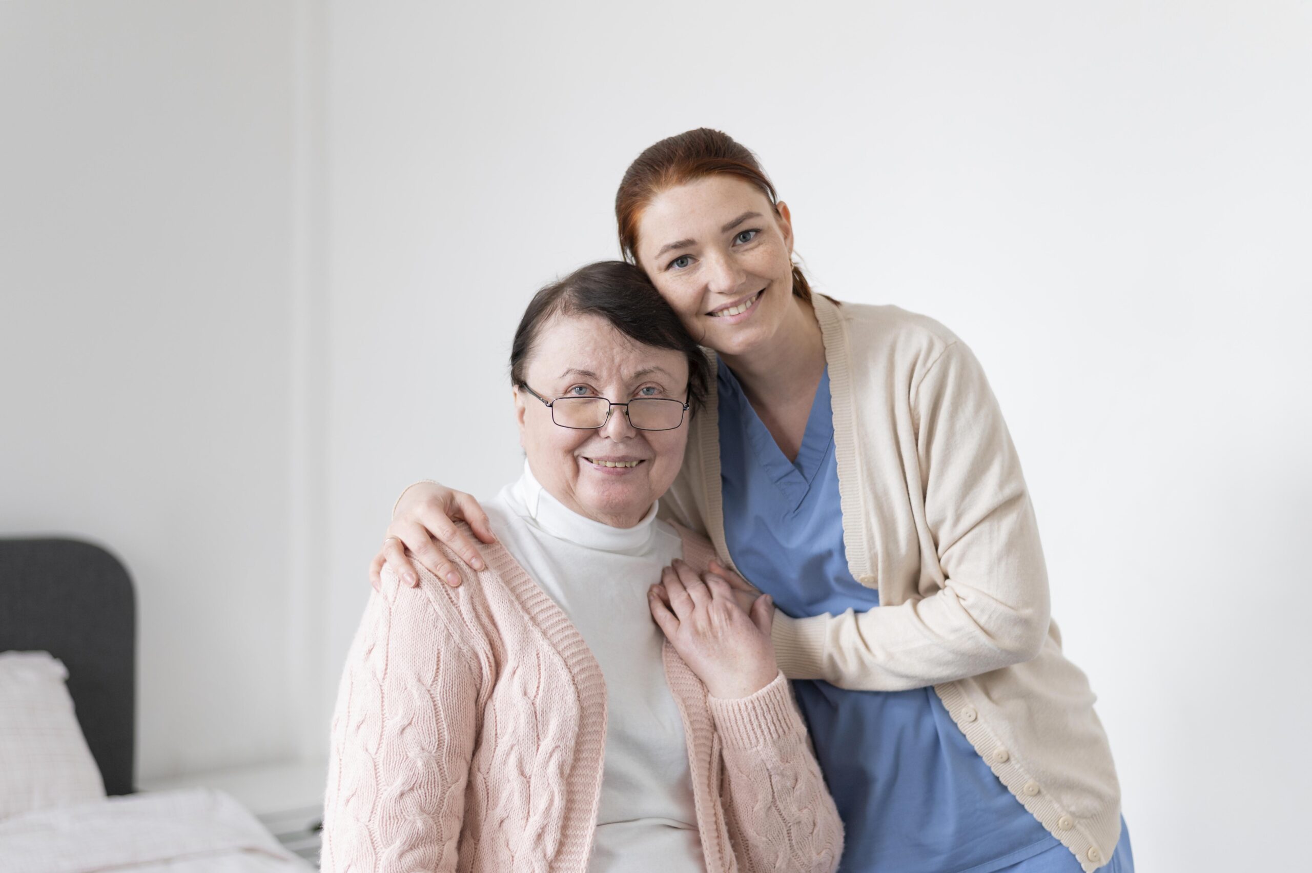 medium shot smiley women posing